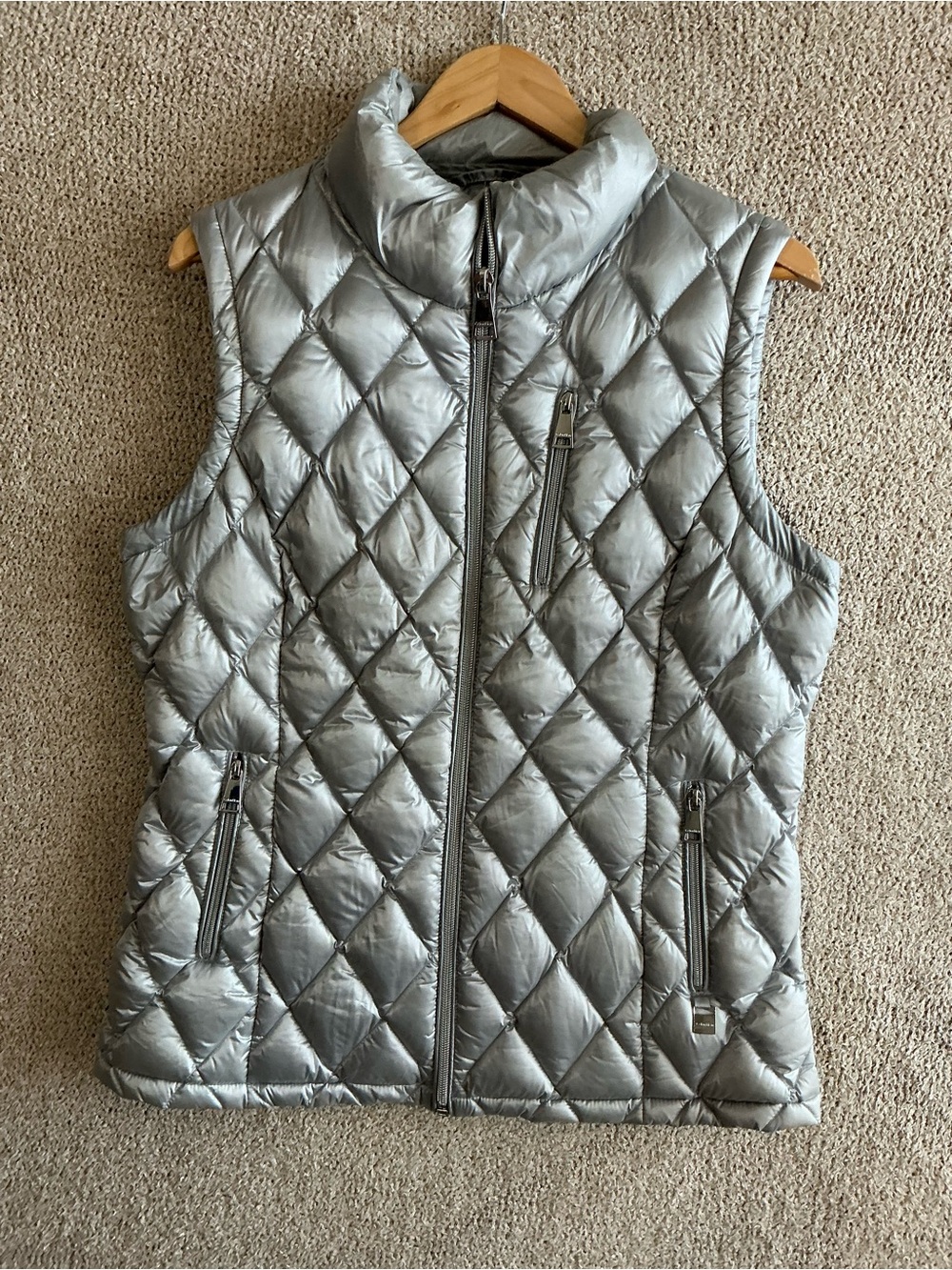 Calvin Klein Silver Quilted Puffer Vest Size L Full Zip with Zipper Pockets